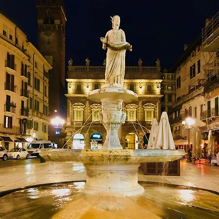 Casa Martini Piazza Erbe