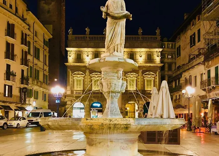 Casa Martini Piazza Erbe